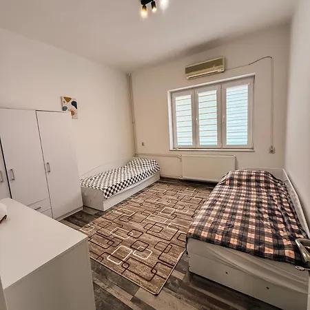 Cozy Retreat Near Macedonia Square Apartment