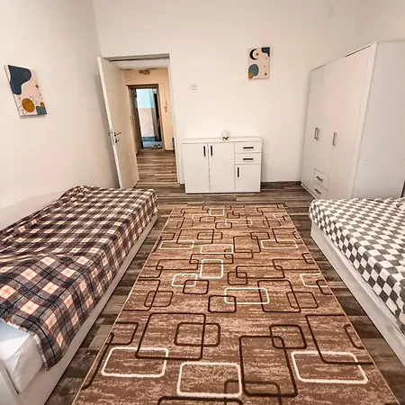 Modern Center - Sleeps 6 - Perfect For Families & Friends 아파트 스코페