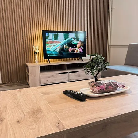Modern Center - Sleeps 6 - Perfect For Families & Friends 스코페
