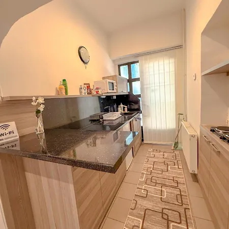 Cozy Retreat Near Macedonia Square Apartment Skopje