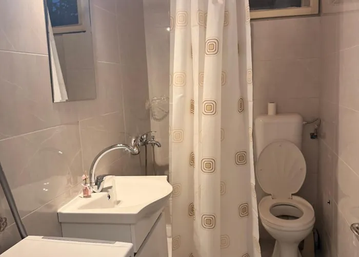 Modern Center - Sleeps 6 - Perfect For Families & Friends Apartament *