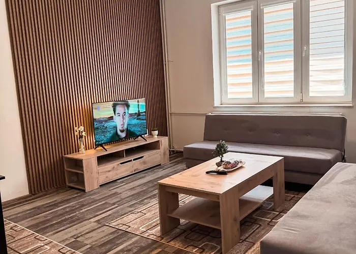 Apartament Modern Center - Sleeps 6 - Perfect For Families & Friends *